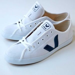 Veja Mens Canvas Sneaker